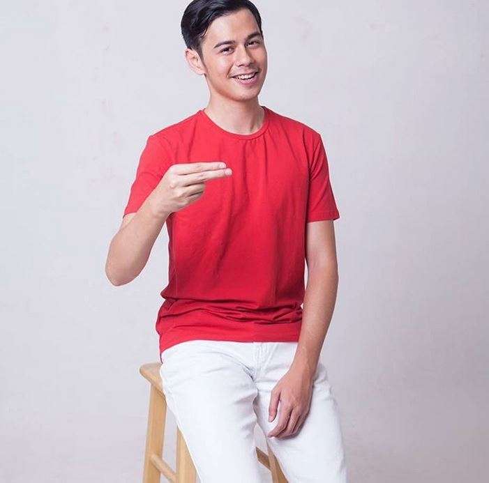 Pesona Surya Sahetapy, Putra Dewi Yull yang Ganteng 