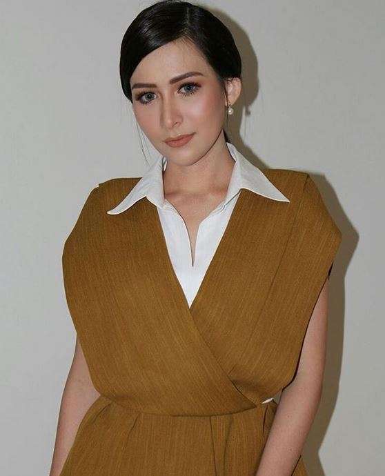 Rina Diana, Artis Blasteran Ini Putuskan Mualaf Saat Remaja