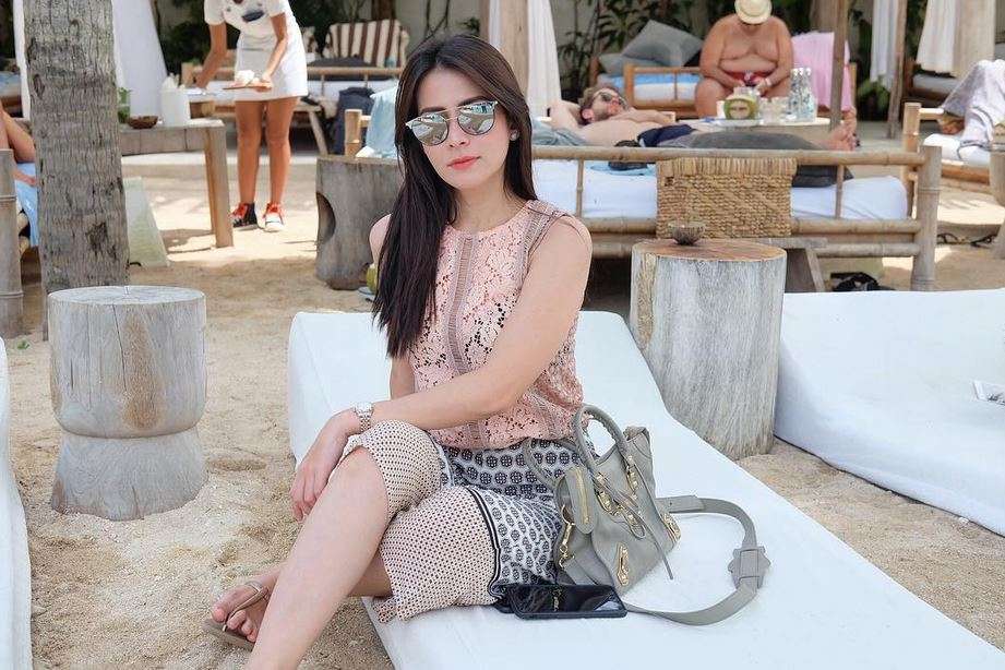 Rina Diana, Artis Blasteran Ini Putuskan Mualaf Saat Remaja