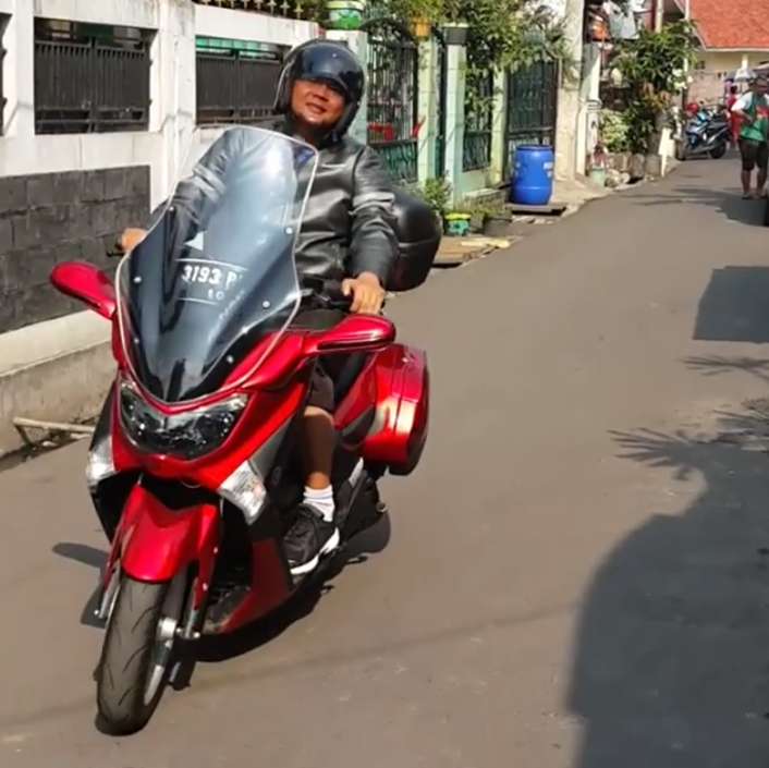 Biasa Kalem, Ini Gaya Ustaz Subki Al Bughury Jadi Anak Motor