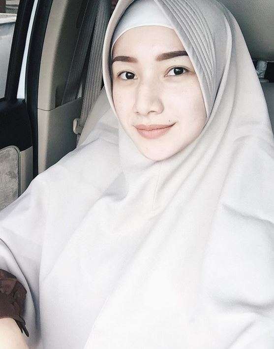 5 Seleb Cantik Ini Mengaku Rela Dipoligami, Syaratnya...