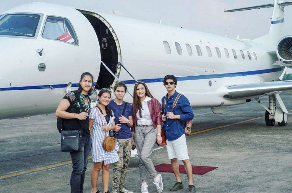 Penampakan Jet Pribadi Maia Estianty, Mewah Banget