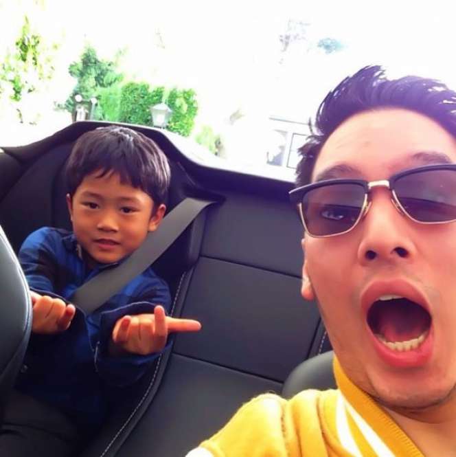 Arya Bakrie, Sepupu Nia Ramadhani yang Bergaya Glamor