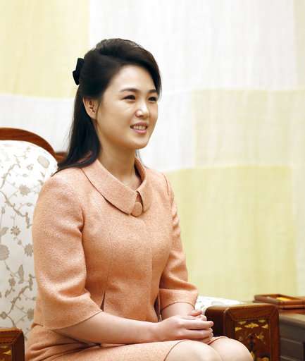Transformasi Gaya Istri Kim Jong Un, dari Kuno Hingga Kekinian