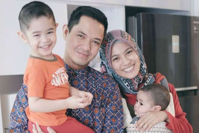 Tengok Dua Jagoan Alysa Soebandono, Dude Kalah Ganteng!