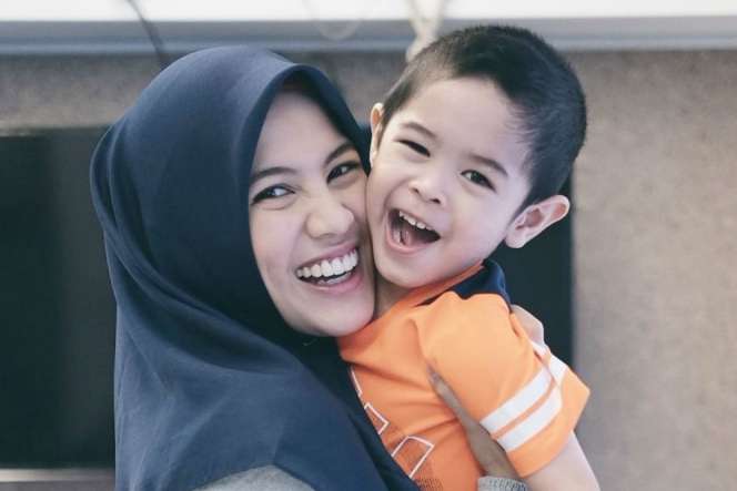 Tengok Dua Jagoan Alysa Soebandono, Dude Kalah Ganteng!