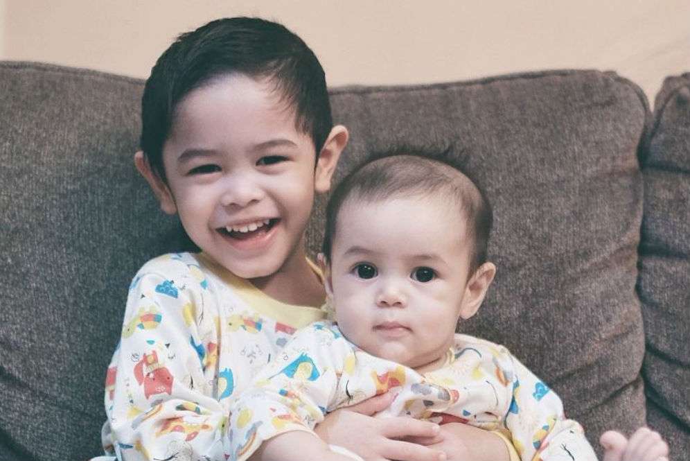 Tengok Dua Jagoan Alysa Soebandono, Dude Kalah Ganteng!