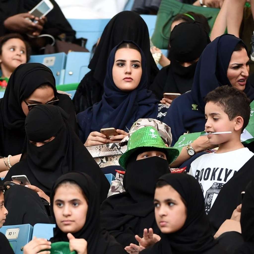 Suporter Cantik dari Negara Muslim di Piala Dunia