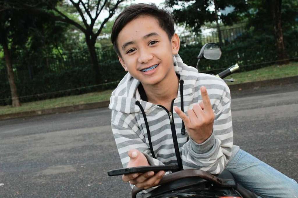 7 Penampilan `Bowo Alpenliebe`, Tik Tokers 13 Tahun yang Viral