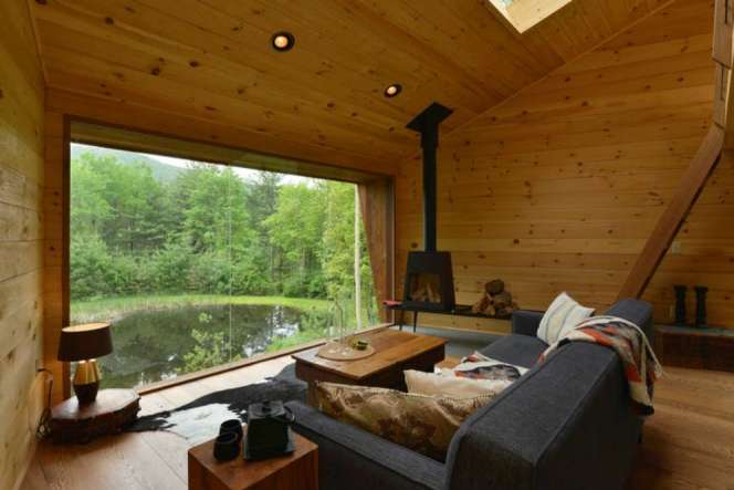 Ada Rumah Pohon di Tengah Hutan Berdesain Modern