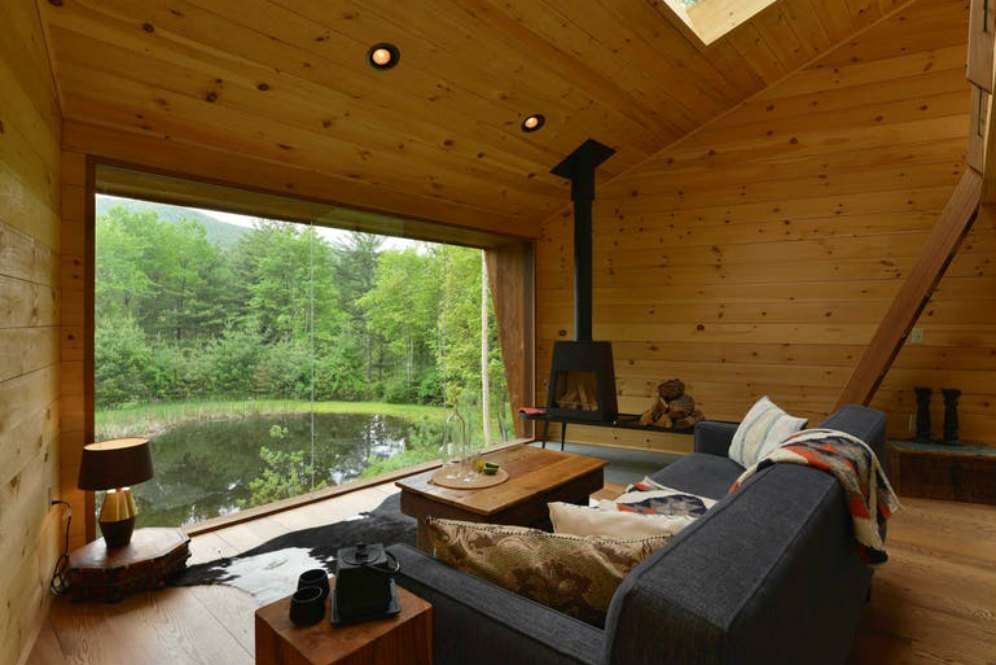 Ada Rumah Pohon di Tengah Hutan Berdesain Modern