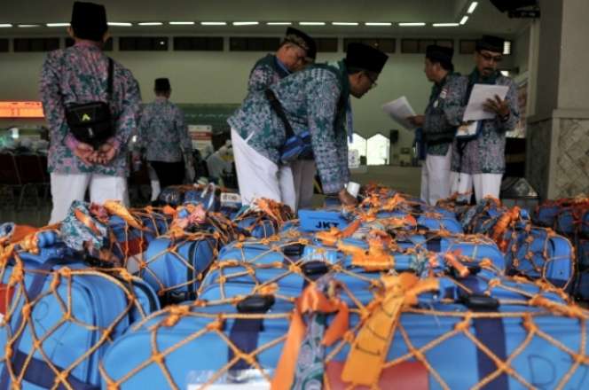 Jemaah Haji Sebelum Diberangkatkan dari Asrama Pondok Gede