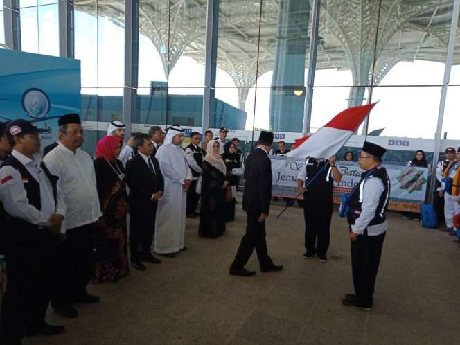FOTO: Kloter Pertama Jemaah Haji Indonesia Tiba di Tanah Suci