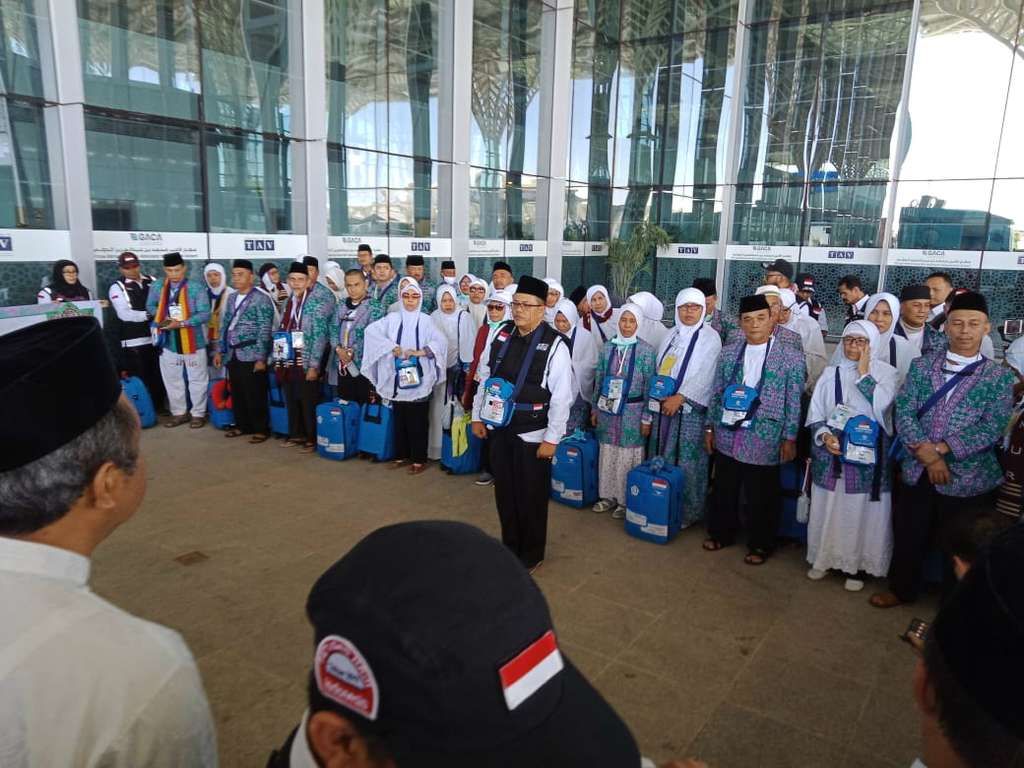 FOTO: Kloter Pertama Jemaah Haji Indonesia Tiba di Tanah Suci
