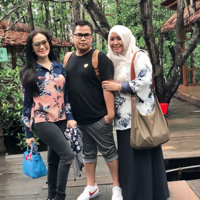 Kritik Penampilan Peserta Audisi, Intip Gaya Mewah Iis Dahlia