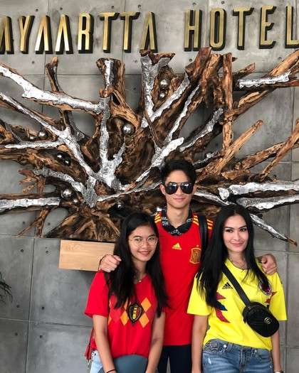 Kritik Penampilan Peserta Audisi, Intip Gaya Mewah Iis Dahlia