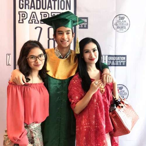 Kritik Penampilan Peserta Audisi, Intip Gaya Mewah Iis Dahlia