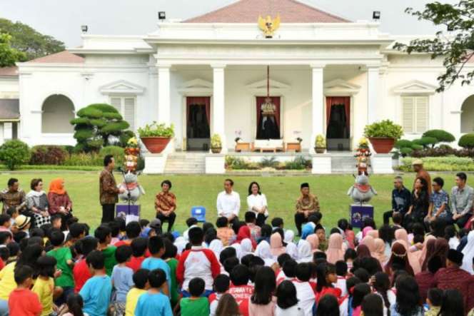 Saat Halaman Belakang Istana 'Disulap' Jadi Tempat Main Anak