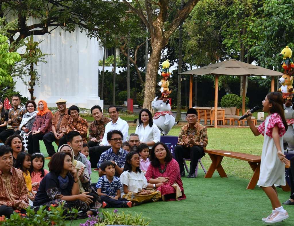 Saat Halaman Belakang Istana 'Disulap' Jadi Tempat Main Anak