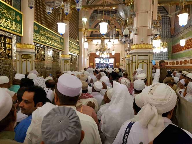 FOTO: Lautan Manusia di Raudhah