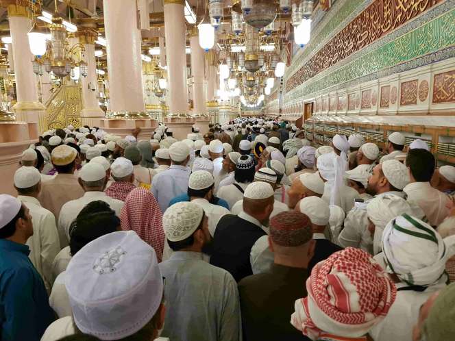 FOTO: Lautan Manusia di Raudhah