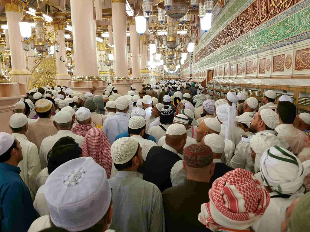 FOTO: Lautan Manusia di Raudhah