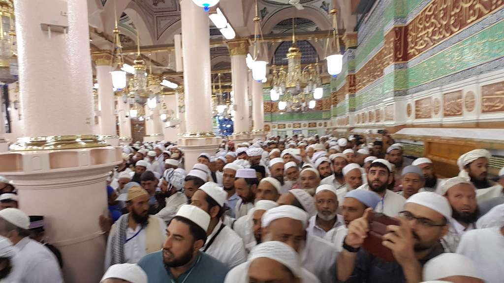 FOTO: Lautan Manusia di Raudhah