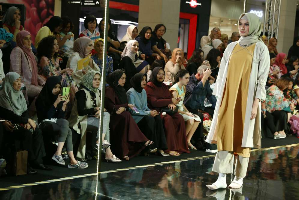 2Madison Tonjolkan Styling Kain Lokal