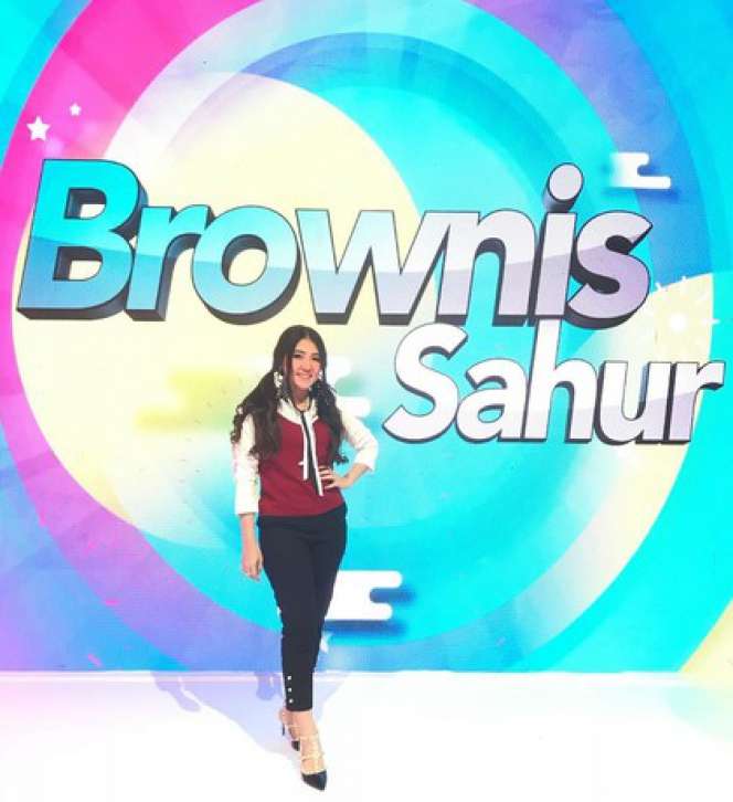 Menghitung Gaya Mewah Via Vallen, dari Sepatu Hingga Tas