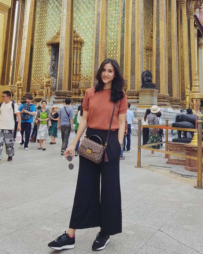 Pesona Talita Bachtiar, Adik Ipar Tasya Kamila