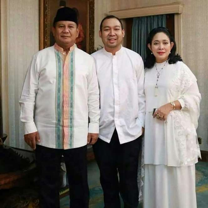 Nostalgia Romansa Potret Kebersamaan Prabowo-Titiek Soeharto