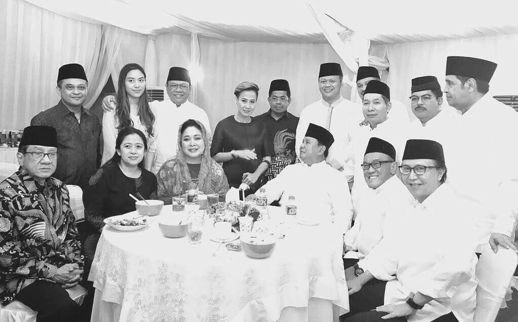 Nostalgia Romansa Potret Kebersamaan Prabowo-Titiek Soeharto