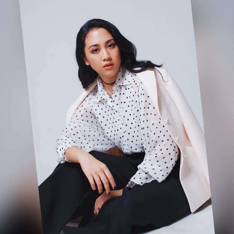 Deretan Artis Bertubuh Mungil yang Selalu Terlihat Awet Muda