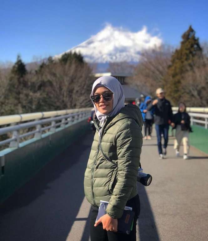 Cantiknya Puspa Arumsari, Hijaber Jago Silat Peraih Emas