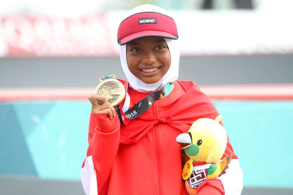 Aksi Nyimas Bunga, Hijaber Skater Penyumbang Medali