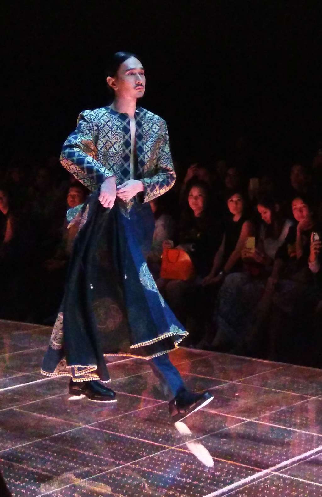 Parang Kencana Gabungkan Batik Tradisional Dengan Matador