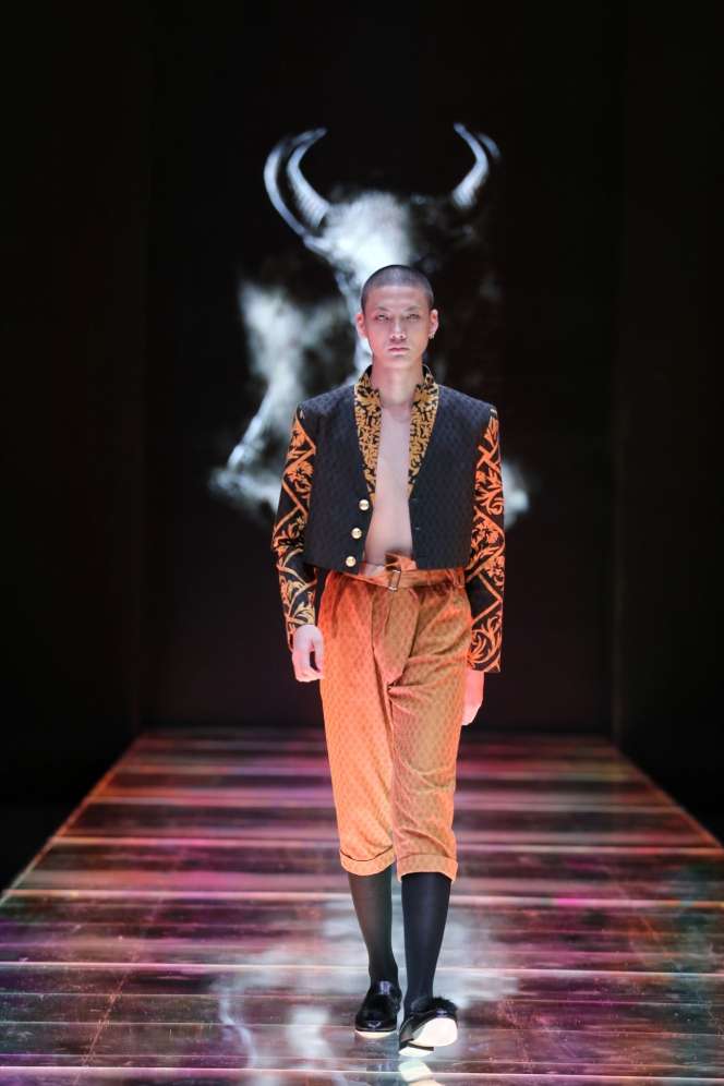 Keren! Batik Parang Kencana Bergaya Matador