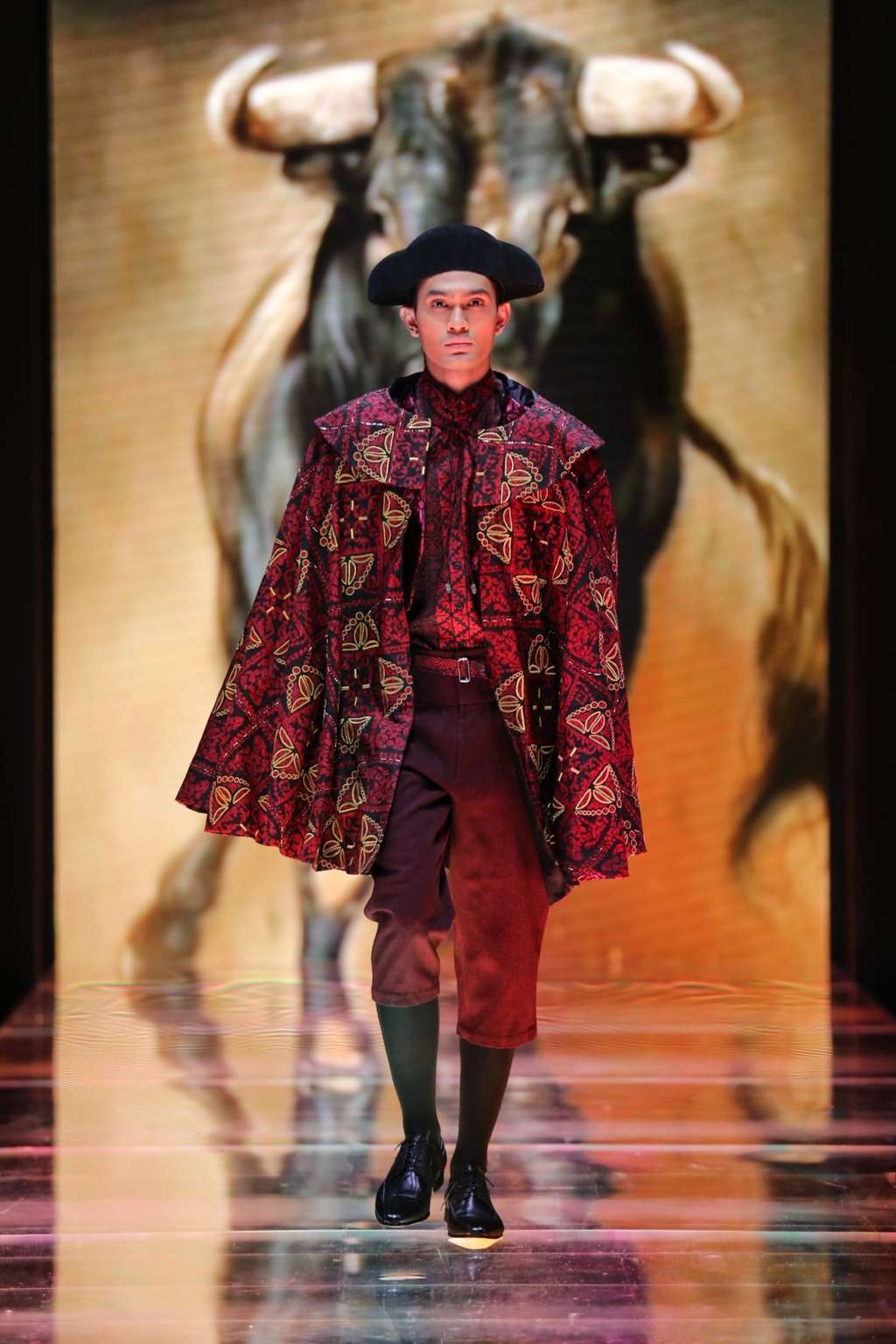 Keren! Batik Parang Kencana Bergaya Matador