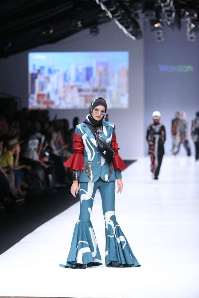 Sisi Sporty Dian Pelangi di JFW 2019