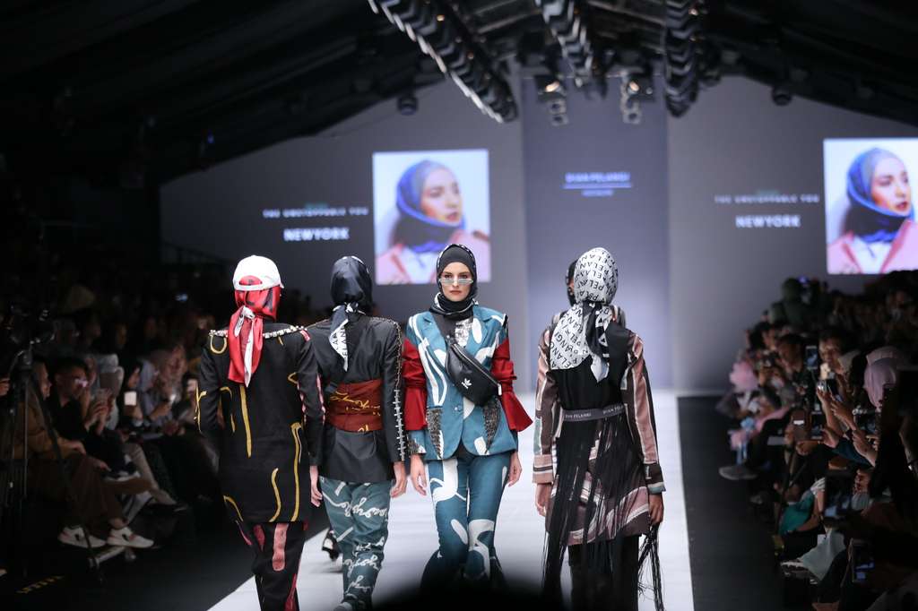 Sisi Sporty Dian Pelangi di JFW 2019
