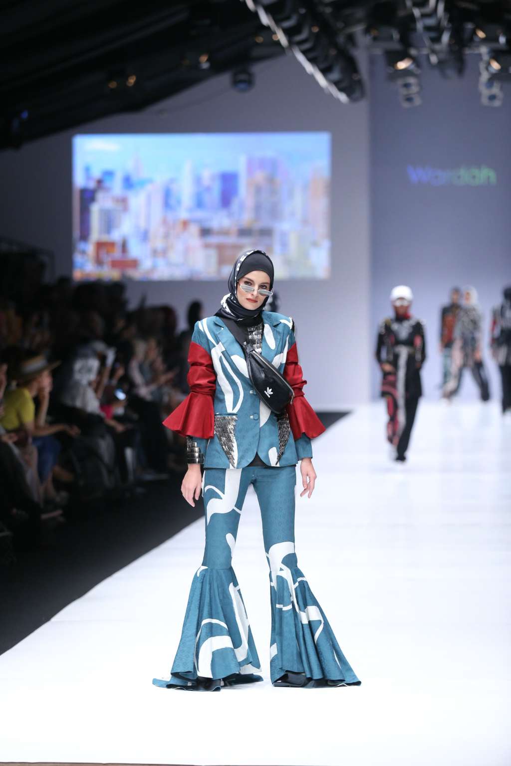 Sisi Sporty Dian Pelangi di JFW 2019