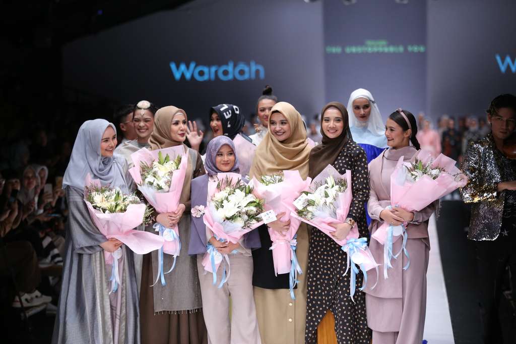 Sisi Sporty Dian Pelangi di JFW 2019