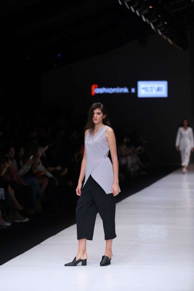 Inspirasi Metropolis di Jakarta Fashion Week
