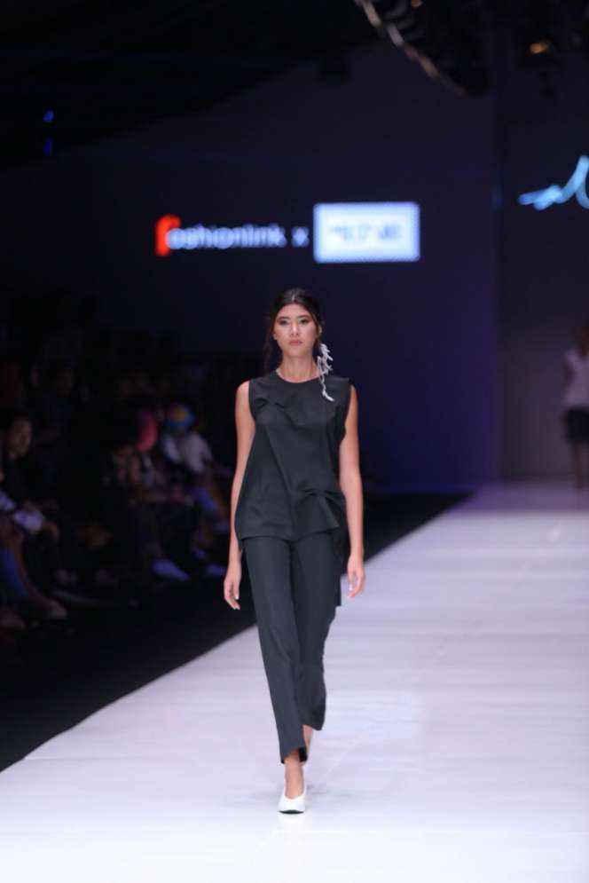 Inspirasi Metropolis di Jakarta Fashion Week
