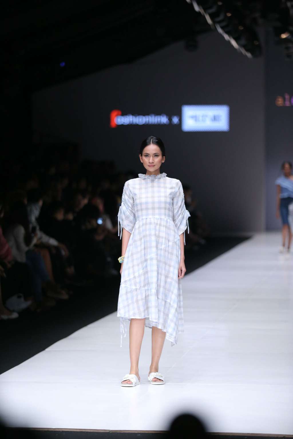 Inspirasi Metropolis di Jakarta Fashion Week