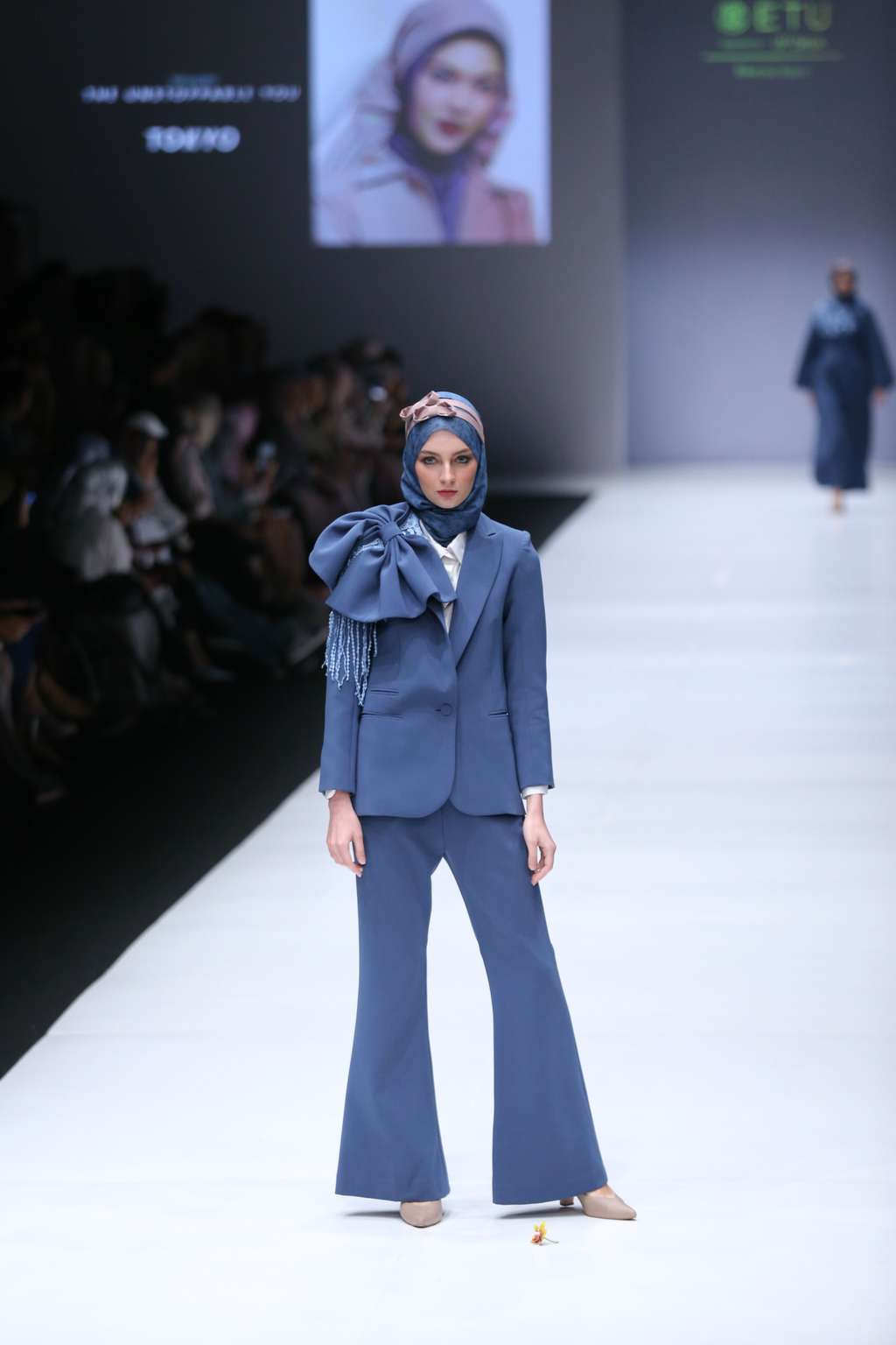 Hijab Rasa Tokyo Restu Anggraini 