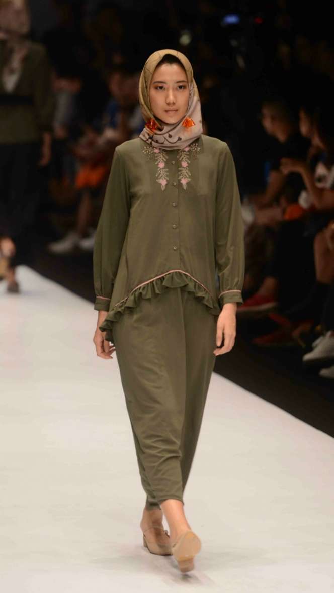 Jenahara, Anggrek, dan Mickey Mouse