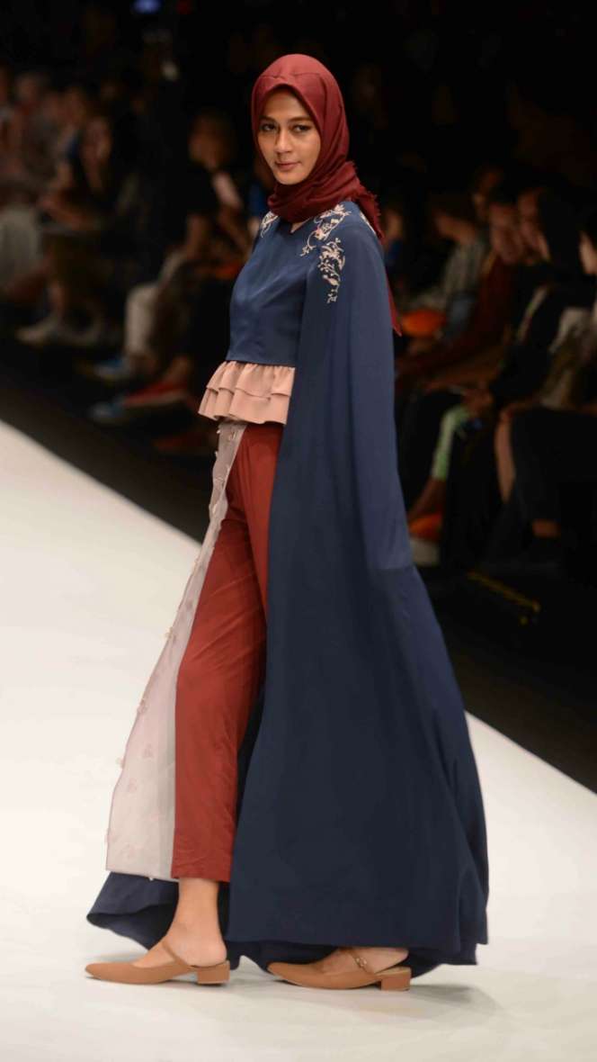 Jenahara, Anggrek, dan Mickey Mouse