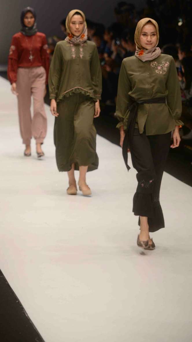 Jenahara, Anggrek, dan Mickey Mouse