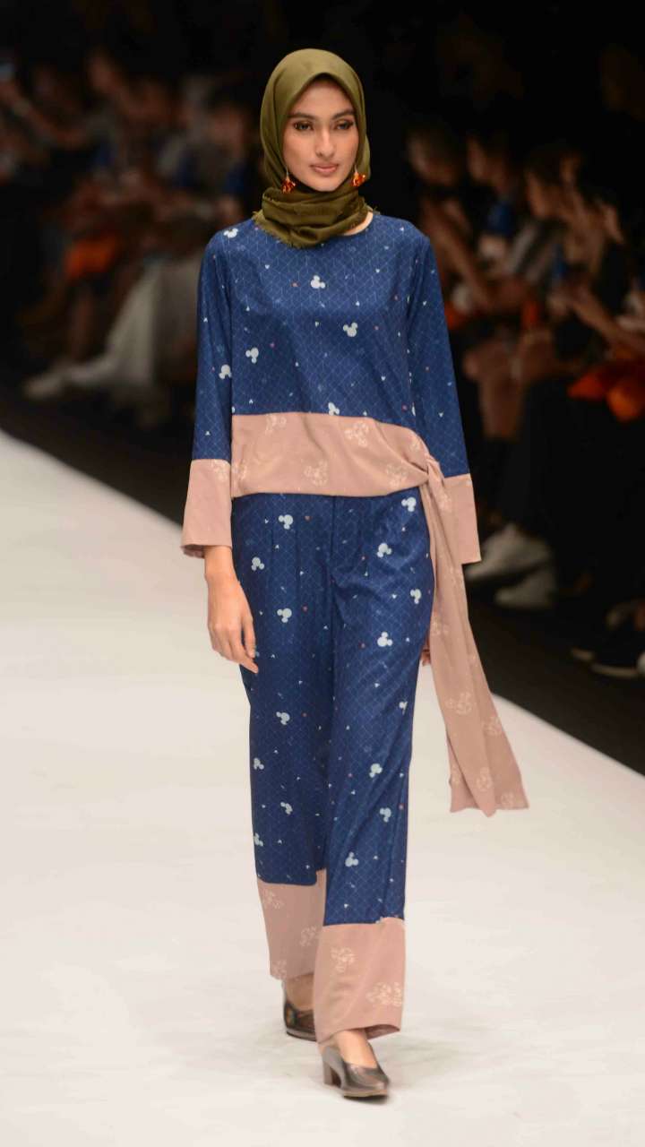 Jenahara, Anggrek, dan Mickey Mouse